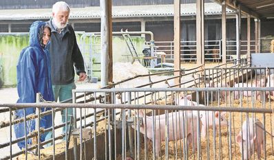 Canina Ruzicka besichtigte einen Schweinemastbetrieb.