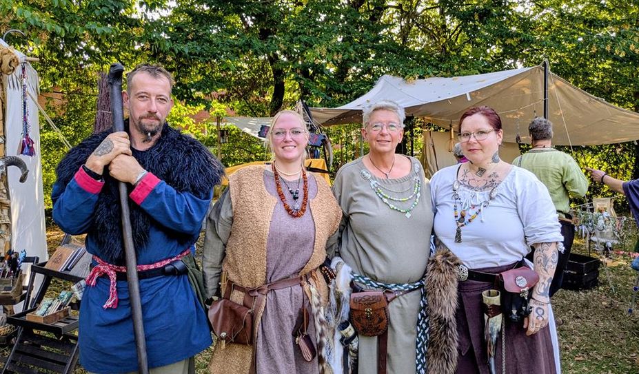 Elo, Ela, Anja und René kommen immer wieder gerne zum Mittelaltermarkt.