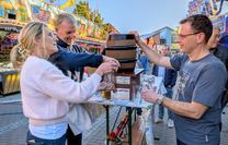 Traditioneller Fassanstich mit Anke Brockelmann, Guido Dieckmann und Andreas Neufeld (v. l.).