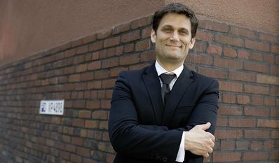 Der extra3-Moderator Christian Ehring präsentiert sein neues Bühnenprogramm im Hamme Forum. Foto: Horst Klein