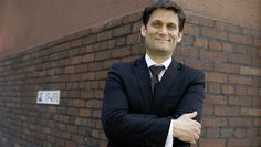 Der extra3-Moderator Christian Ehring präsentiert sein neues Bühnenprogramm im Hamme Forum. Foto: Horst Klein