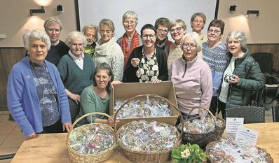 Die Damen vom Serviceclub basteln alle Eier mit Liebe und Geduld selbst.