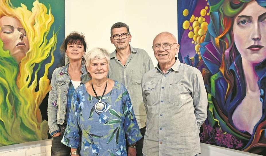 Tina Abich (v. li.), Heike Treu, Peter Glaßmeyer und Siegfried Krön freuen sich darauf, am kommenden Sonntag viele Kunstinteressierte begrüßen zu dürfen.