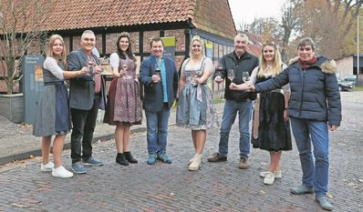 Die Fränkische Winzer und Weinhoheiten freuen sich auf Ihren Besuch bei der 18. Frankenwein-Vernissage in der Bötjerschen Scheune in Worpswede.