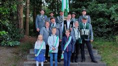 Das noch amtierende Königshaus wird ein letztes Mal gefeiert, bevor beim Schützenfest neue Majestäten ermittelt werden.