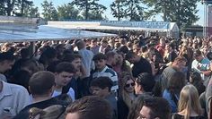 Das Day Drinking-Event findet erneut auf der Partywiese statt.
