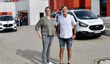 Inga Rathjens und Lothar Schwarz begleiteten die Jugendlichen beim Berufsparcours.