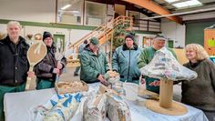 Die Requisiten aus Pappmaschee werden für das anstehende Filmprojekt „Die wilde Winzling Wanderung“ gebraucht.