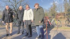 Bereit zur Eröffnung: (v. l.) Landrat Bernd Lütjen, Bürgermeisterin Christina Jantz-Herrmann und Ortsvorsteher Johann Ficken.