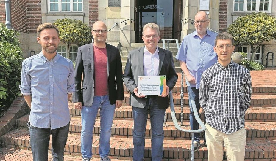 Haben in der Gemeinde viel zum Thema Klimaschutz vor: Bürgermeister Jürgen Kuck (Mitte) und die Verantwortlichen des Klimastabs.