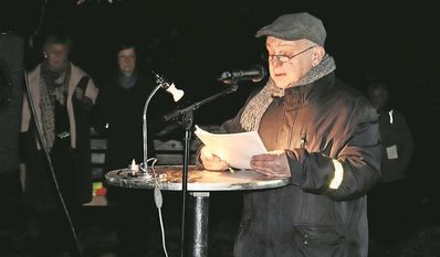 Ian Bild sprach zum Abschluss das Kaddisch – eines der wichtigsten Gebete im Judentum. Foto: akl