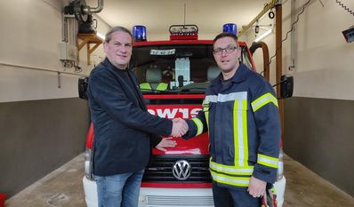 Ortsbürgermeister Ingo Bollmeyer (links) und Ortsbrandmeister Frank Schomaker hoffen, dass die Feuerwehr neue Mitglieder bekommt.