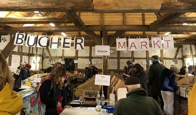 Beim Bücher-Markt ist bestimmt für alle die richtige Lektüre dabei.