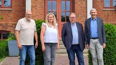 Von links: Thomas Nolte, Imke Ritthaler, Harry Schnakenberg und Bürgermeister Torsten Rohde (von links nach rechts) wünschen sich viele Kandidatinnen und Kandidaten für den neuen Seniorenbeirat.