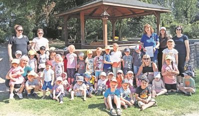 Die Kinder aus Elm werden von der Umweltpyramide in Naturangelegenheiten unterstützt.