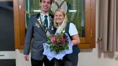 Raphael Eckhoff und Stephanie Heun freuen sich über ihren Sieg.