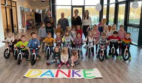 Die Freude bei den Kindern ist riesig. Nun können sie wild durch die Gegend flitzen.