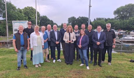 Die 21 Kandidaten der CDU Osterholz. Marie Jordan (Mitte in beige) stellt die Bürgermeisterkandidatin.