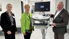 Doris Sonström, Heike Schumacher und Wilfried Pallasch im Kreiskrankenhaus.