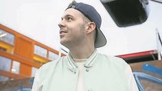 Dorfkind J-P kennt die großen Bühnen und wird seinem Publikum ordentlich einheizen.