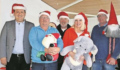 Haben jetzt schon gute Laune: Sükrü Özdemir, Burkhard Oetjen, Michael Timm, Anja Dähncke und Udo Reineke. Foto: akl