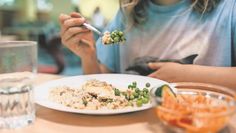 Ein gesundes und ausgewogenes Essen ist wichtig für die Entwicklung von Kindern und Jugendlichen.