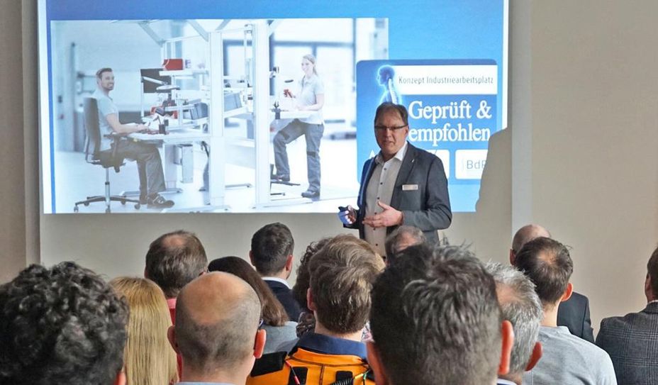 Mit ihrem Gütesiegel, Schulungen und Weiterbildungen setzt sich die AGR seit 30 Jahren für Rückengesundheit ein.