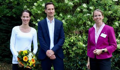 Anna und Dr. med. Ralph Driver wurden von Doris Sonström herzlich empfangen.