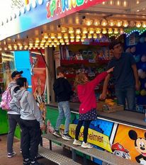 Verschiedene Spielbuden machen den Herbstmarkt besonders spannend.