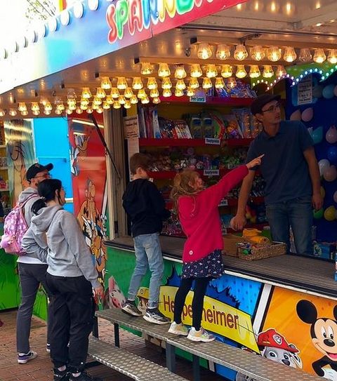 Verschiedene Spielbuden machen den Herbstmarkt besonders spannend.