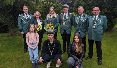 Die noch amtierende Königsfamilie aus Axstedt wird am Samstag, 21. Juni ein letztes Mal von ihrem Verein abgeholt und gefeiert, dann werden neue Majestäten ermittelt.