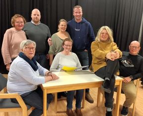 Die Darsteller:innen werden das Publikum zum Lachen bringen.