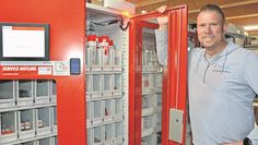 Der ORSY-mat von Würth vervollständit nach Warenentnahme automatisch das Lager.