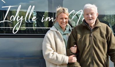 „Zuhause wäre ich allein. Hier bin ich in einer wunderbaren Gemeinschaft“, sagt der Kunde, um den sich Wendy Admiraal auf unserem Foto gerade kümmert.