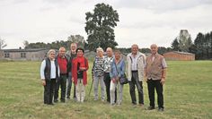 Die Teilnehmer:innen des ersten „trotzdem da!“-Projektforums in der Gedenkstätte Lager Sandbostel (ganz rechts Anton Model). Am 22. November gibt es einen Vortrag zum Thema.