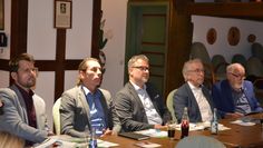 Netzwerken ist für alle Gewerbetreibenden der Region immens wichtig – hier unterstützt das regelmäßige Wirtschaftstreffen