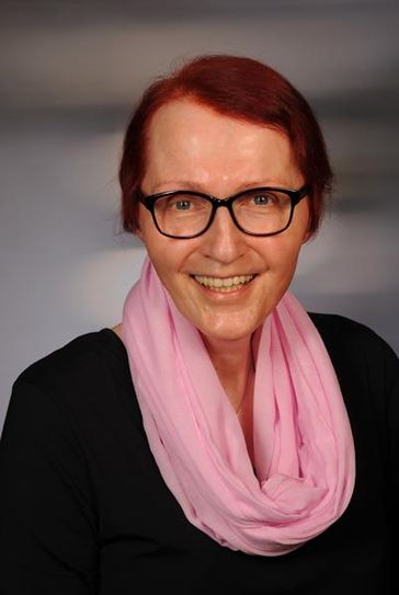 Trans*Net OHZ wurde von Ilka Christin Weiß gegründet, die seit 2013 offen als Frau lebt. Ihr Netzwerk ist eine Form praktischer Solidarität von trans* Menschen.