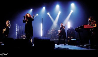 Strange Kind of Women bringen die Klassiker von Deep Purple auf die Bühne. Originalschlagzeuger Ian Paice überzeugte sich selbst vom Können des Quintetts.