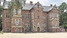Im Schloss gibt es Erzählungen über Mode, Hygiene und Gepflogenheiten des 17. Jahrhunderts.