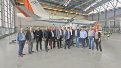 Die interessierte Gruppe aus Osterholz-Scharmbeck freute sich über die Führung durch das Deutsche Luft- und Raumfahrtzentrum.