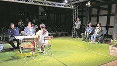 Das gesamte Scharmbecker Ensemble spielt erstmals mitten im Raum, um eine besondere und neue Erfahrung zu schaffen.