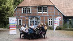 Zu den Tischgesprächen sind alle Menschen aus Lilienthal eingeladen.