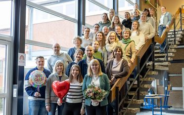 (vorne v. l.) Nicolas Lukritz, Martina Graap, Sirah Koch und Alexandra Schwiering freuen sich auf die kommende Zeit an der Grund- und Oberschule.