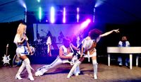 Die Band „Super Swede“ heizte dem Publikum ordentlich ein.