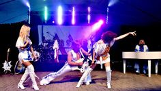 Die Band „Super Swede“ heizte dem Publikum ordentlich ein.