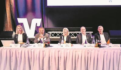 Vorstand und Aufsichtsrat präsentierten bei der Vertreterversammlung die jüngsten Geschäftszahlen der Volksbank Osterholz Bremervörde.