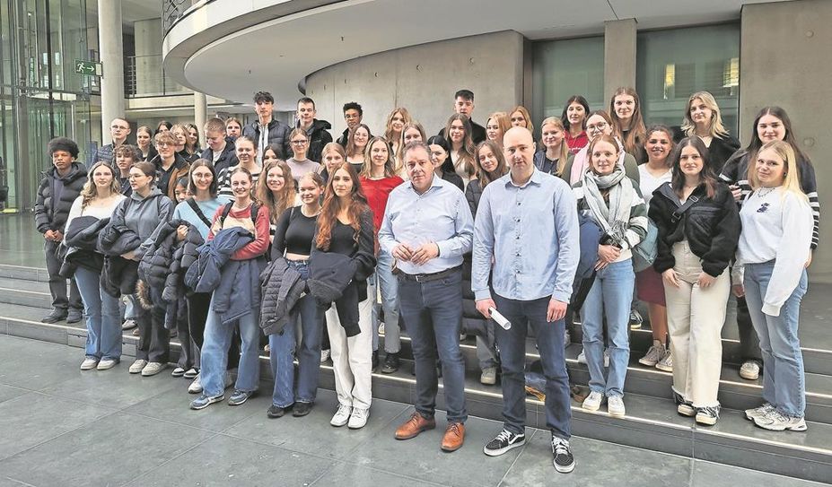Andreas Mattfeldt empfing Schülerinnen und Schüler des Lilienthaler Gymnasiums im Bundestag. Foto: eb
