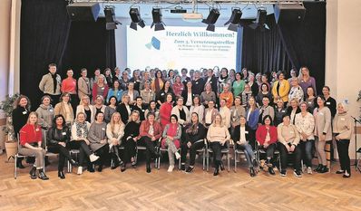 Weit über 100 Frauen beteiligten sich an dem Treffen, hörten dem Vortrag gespannt zu und brachten sich mit ein.