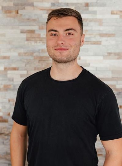 Auch Tjark Otten ist bei „Moorkraft Physio & Training“ beschäftigt und steht mit viel Erfahrung zur Verfügung.