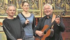 Fritz Baltruweit (rechts) beginnt die Reihe mit seinen Musikerkollegen Valentin Brand und Konstanze Kuß.